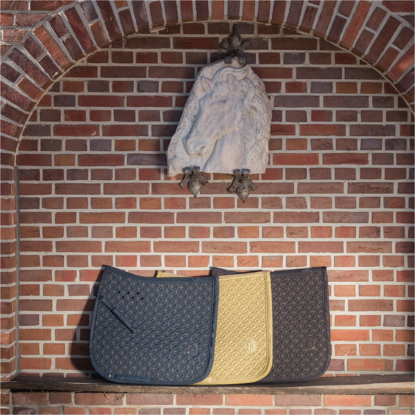 2025 Eskadron Heritage Highgloss Contrast Saddle Cloth 215958 544 090 - Black Truffle